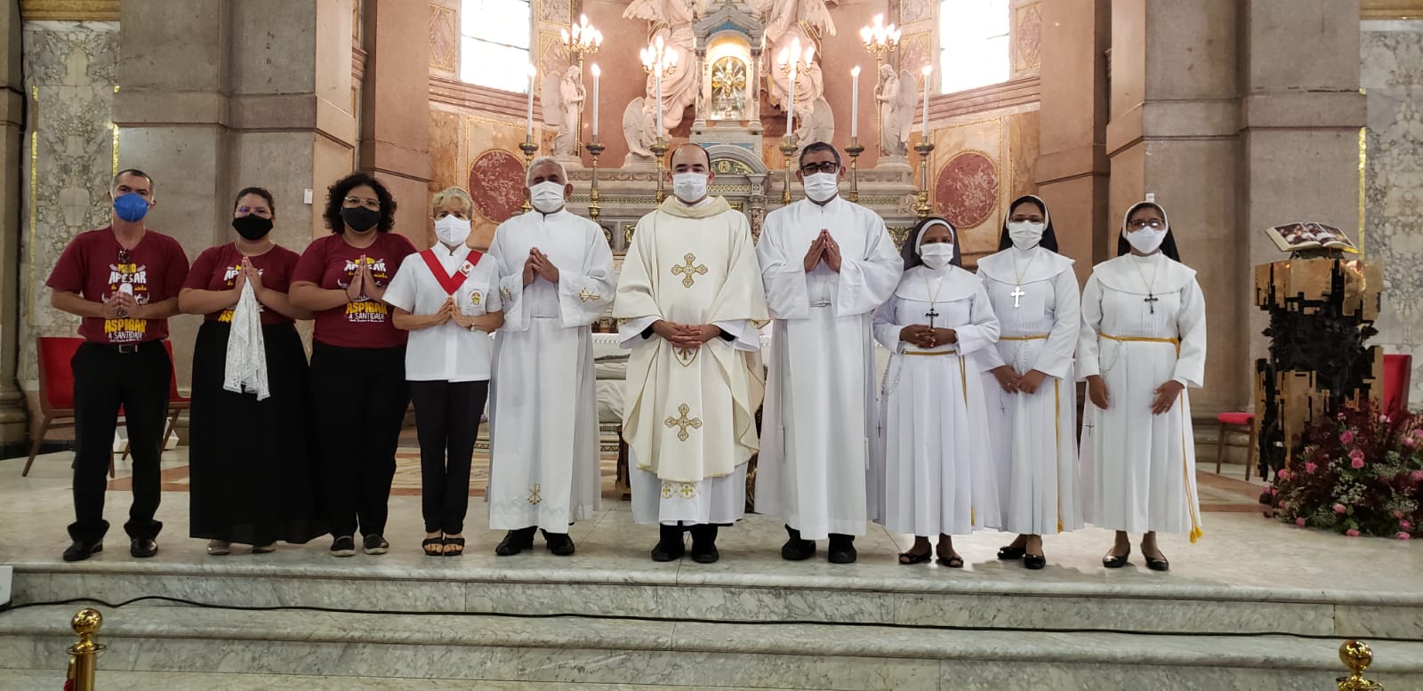 Teresinha Do Menino Jesus Missa Em Honra A Santa Foi Celebrada Na