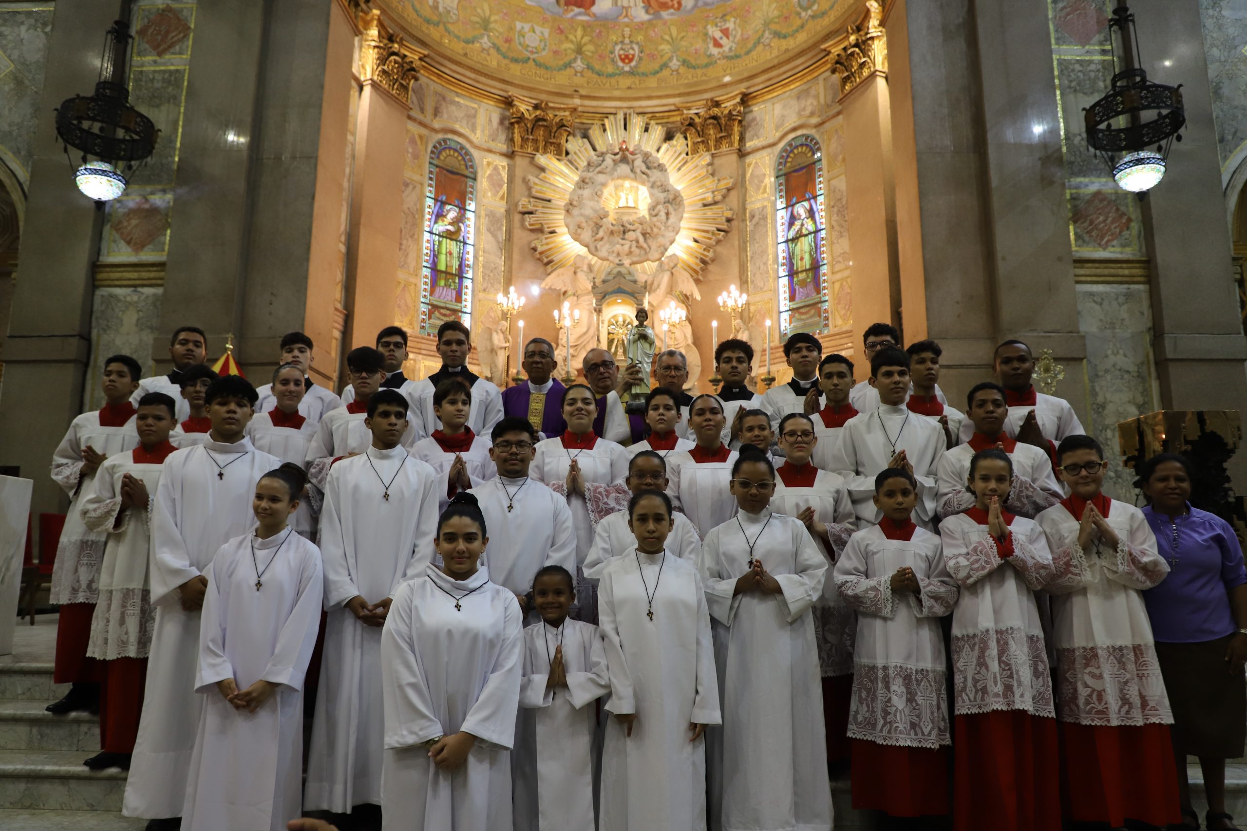 Par Quia De Nazar Recebeu Novos Coroinhas Bas Lica Santuario De Nazar