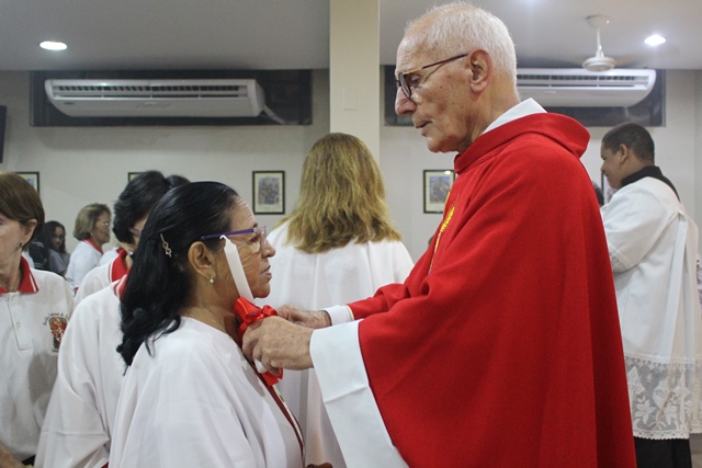 RELIGIÃO: Paróquias de Bariri celebram São Brás com benção da garganta -  Jornal Candeia